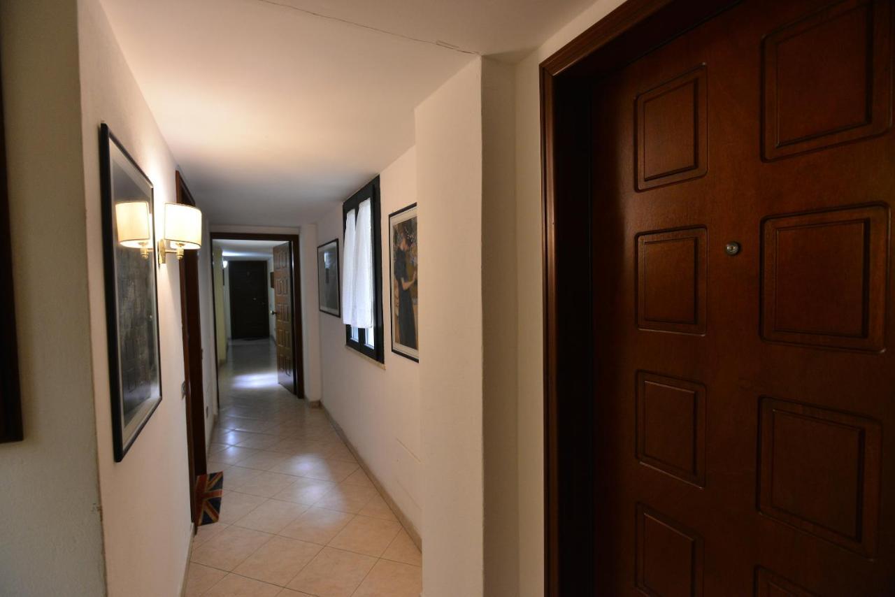 Izzhome City Center Cozy Cagliari Extérieur photo